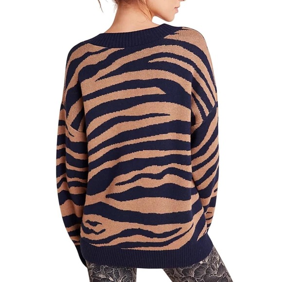 Varley Calvert V-Neck Wool Blend Sweater - Picture 2 of 8